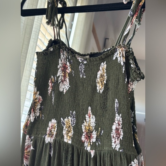 Stitch Fix Nine Britton Green Floral Maxi Tie Strap Smocked Dress - Picture 4 of 6